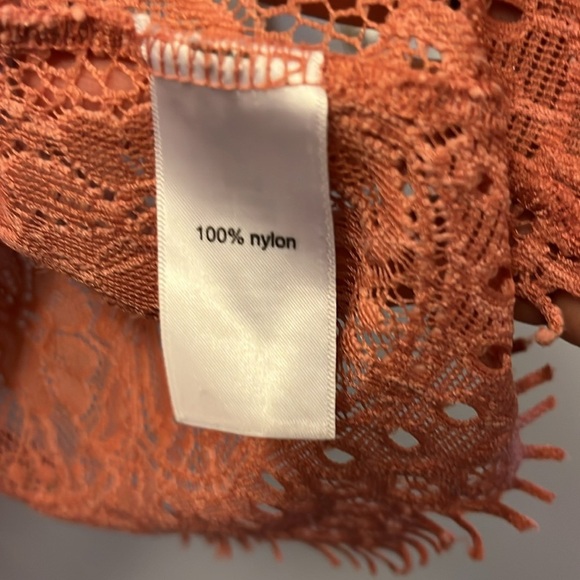 Maurices Coral Lace short sleeve Blouse size large - Picture 3 of 9